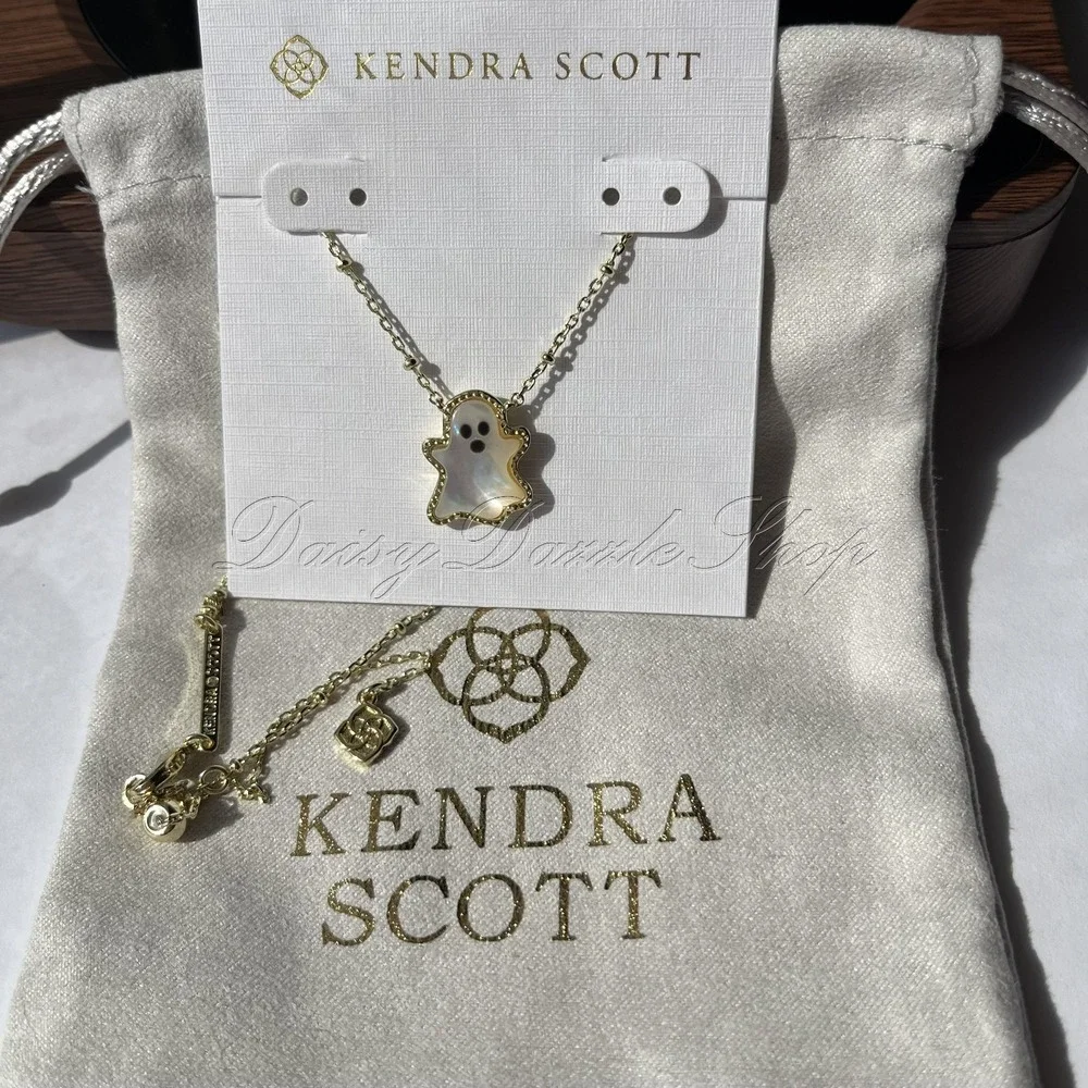 👻New Kendra Scott Mother of Pearl Ghost Reversible Gold Plated Necklace👻